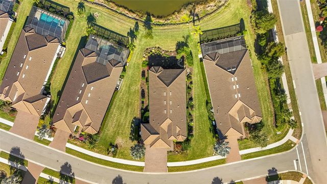 5424 TRAILS BEND COURT STREET, Sarasota, FL 34238