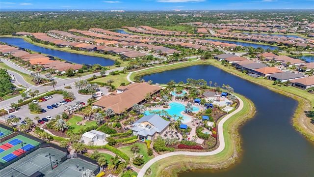 5424 TRAILS BEND COURT STREET, Sarasota, FL 34238