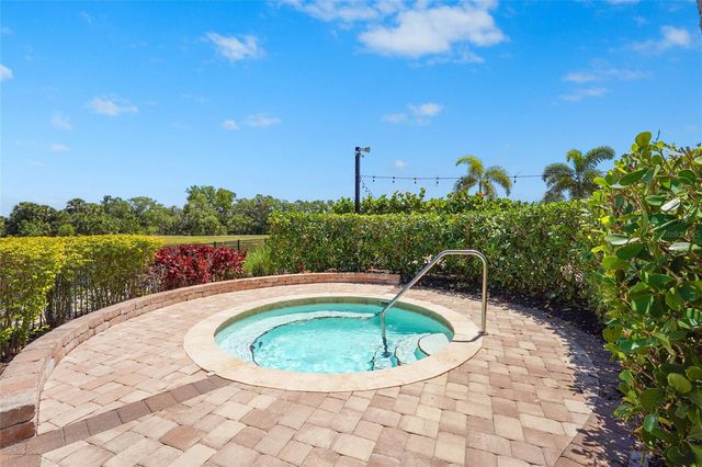 5424 TRAILS BEND COURT STREET, Sarasota, FL 34238