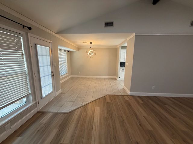 9814 E 37th Court, Tulsa, OK 74146