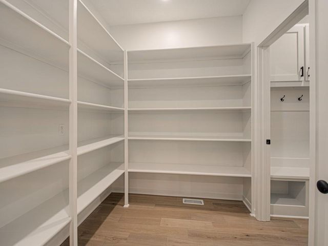 4725 NE Winn Road, Kansas City, MO 64117