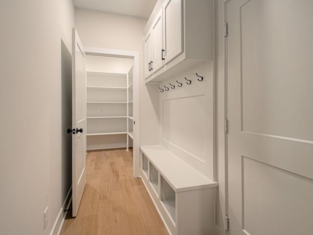 4725 NE Winn Road, Kansas City, MO 64117