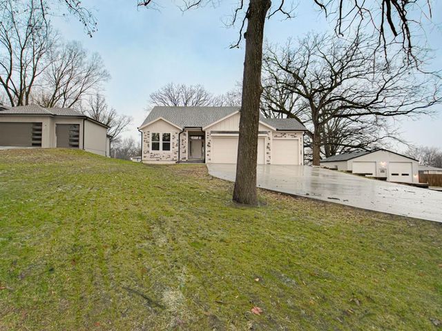 4725 NE Winn Road, Kansas City, MO 64117