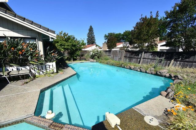 1547 Griffin Pt, Stockton, CA 95207