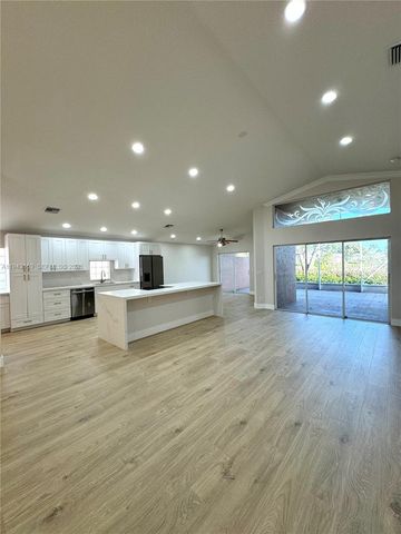 7633 Trapani Ln, Boynton Beach, FL 33472