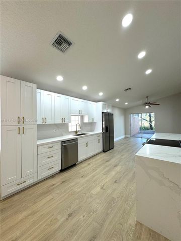 7633 Trapani Ln, Boynton Beach, FL 33472