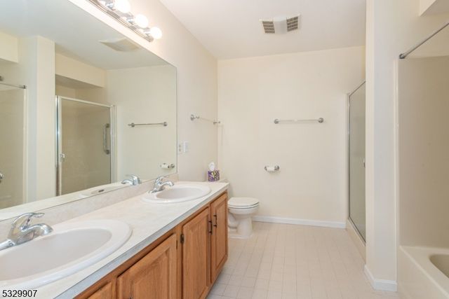 100 Canada Goose Dr, Allamuchy Twp., NJ 07840