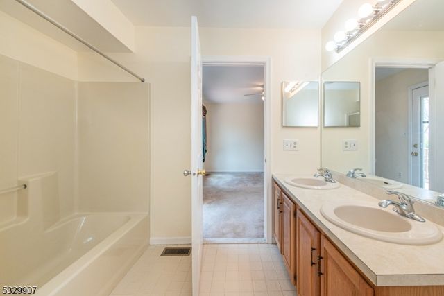 100 Canada Goose Dr, Allamuchy Twp., NJ 07840