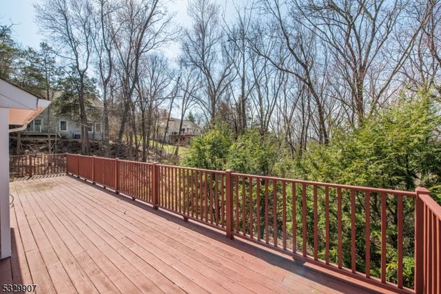 100 Canada Goose Dr, Allamuchy Twp., NJ 07840