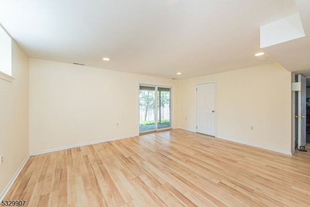 100 Canada Goose Dr, Allamuchy Twp., NJ 07840