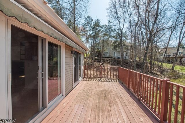 100 Canada Goose Dr, Allamuchy Twp., NJ 07840