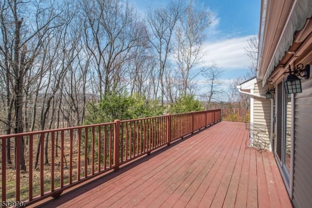 100 Canada Goose Dr, Allamuchy Twp., NJ 07840