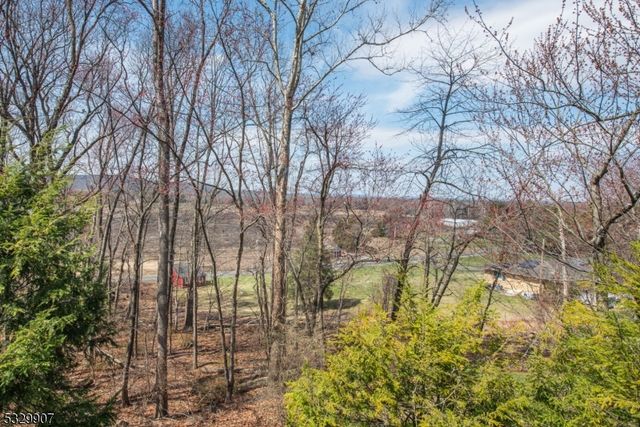 100 Canada Goose Dr, Allamuchy Twp., NJ 07840