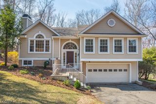 100 Canada Goose Dr, Allamuchy Twp., NJ 07840