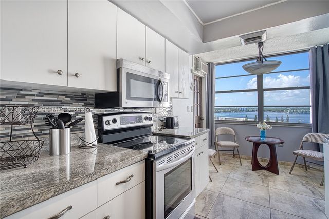 18021 Biscayne Blvd 1604, Aventura, FL 33160