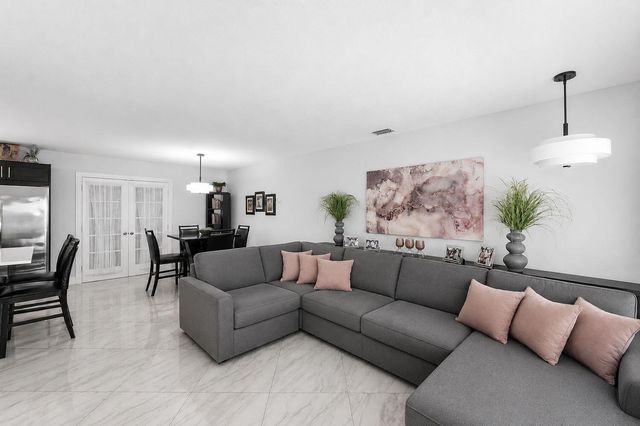 517 Ibis Drive, Delray Beach, FL 33444