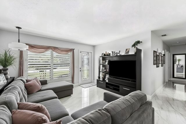 517 Ibis Drive, Delray Beach, FL 33444