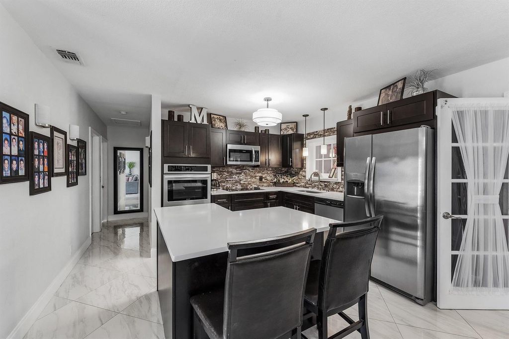 517 Ibis Drive, Delray Beach, FL 33444