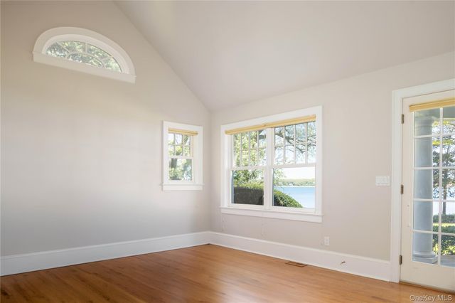 5055 New Suffolk Road, New Suffolk, NY 11956