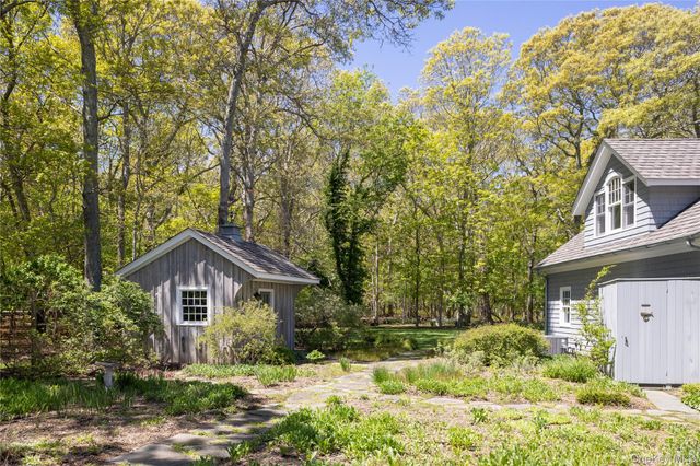 5055 New Suffolk Road, New Suffolk, NY 11956