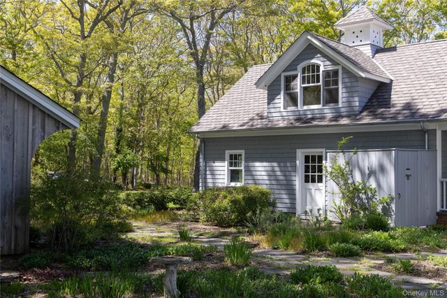 5055 New Suffolk Road, New Suffolk, NY 11956