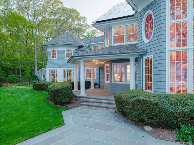 5055 New Suffolk Road, New Suffolk, NY 11956