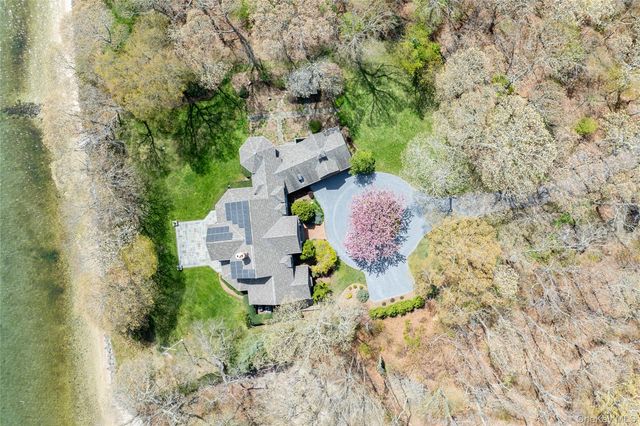5055 New Suffolk Road, New Suffolk, NY 11956