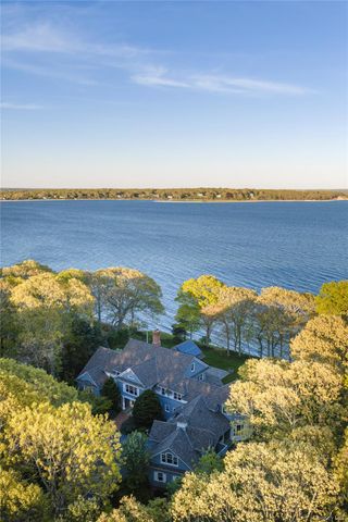 5055 New Suffolk Road, New Suffolk, NY 11956