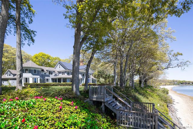 5055 New Suffolk Road, New Suffolk, NY 11956
