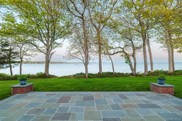 5055 New Suffolk Road, New Suffolk, NY 11956