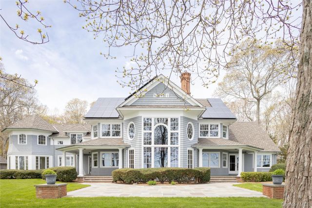 5055 New Suffolk Road, New Suffolk, NY 11956