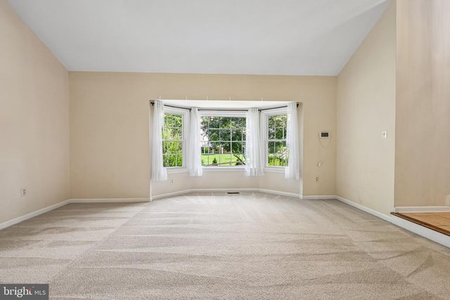 12855 VALLEYWOOD DR, Woodbridge, VA 22192