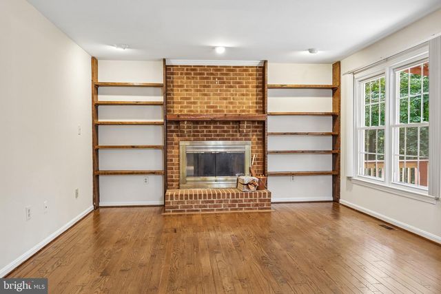 12855 VALLEYWOOD DR, Woodbridge, VA 22192