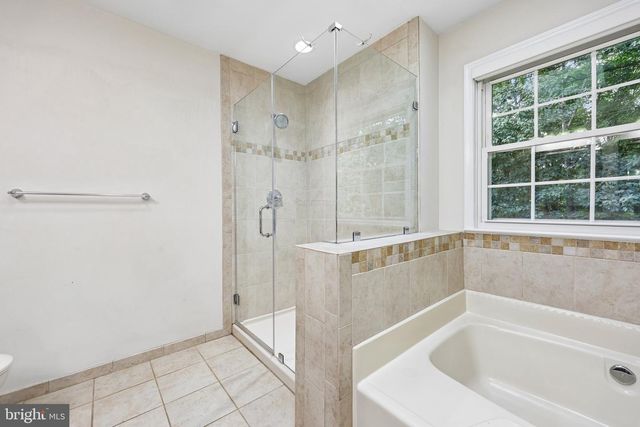 12855 VALLEYWOOD DR, Woodbridge, VA 22192