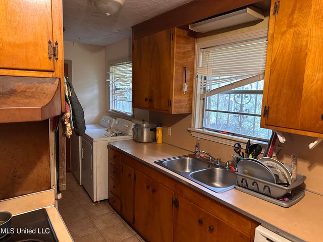 2238 Alta Woods Terrace, Jackson, MS 39204