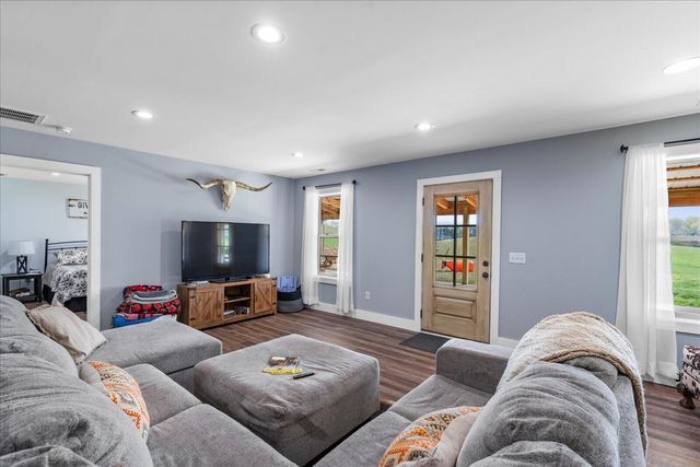 180 Mecca Pike, Tellico Plains, TN 37385