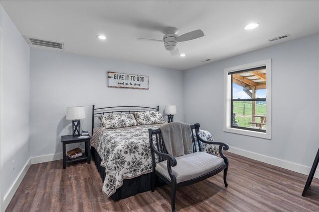 180 Mecca Pike, Tellico Plains, TN 37385