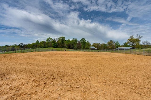 180 Mecca Pike, Tellico Plains, TN 37385