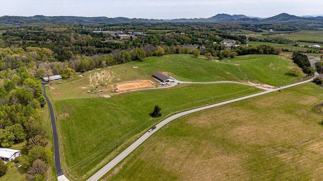 180 Mecca Pike, Tellico Plains, TN 37385