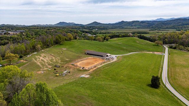 180 Mecca Pike, Tellico Plains, TN 37385