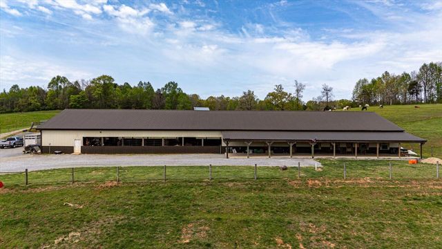 180 Mecca Pike, Tellico Plains, TN 37385