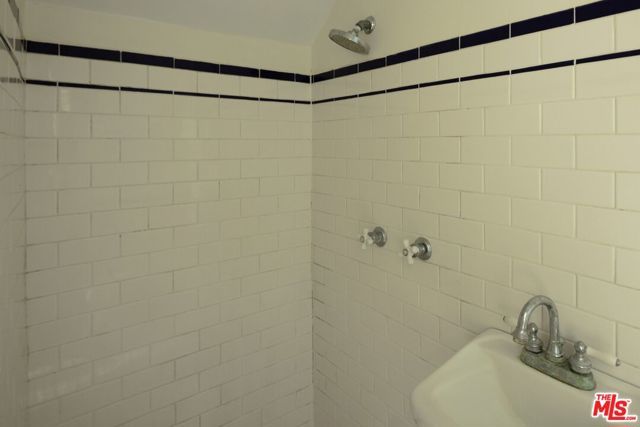 3666 Roderick Road, Los Angeles, CA 90065