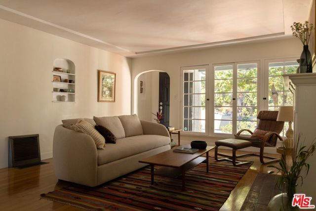 3666 Roderick Road, Los Angeles, CA 90065