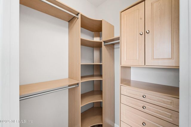 7801 POINT MEADOWS Drive 2307, Jacksonville, FL 32256