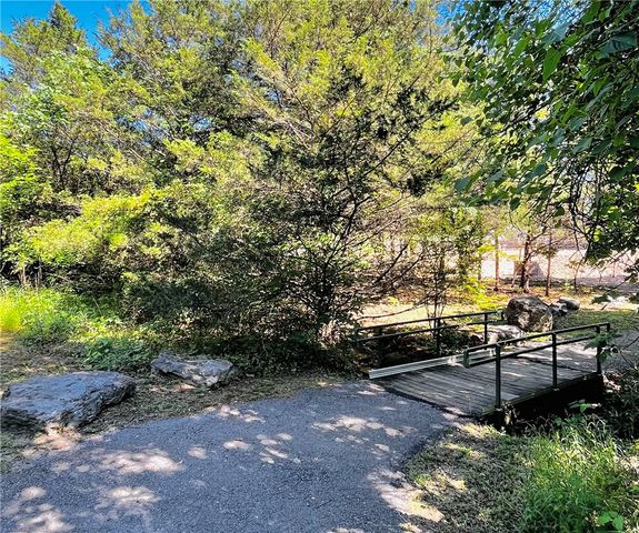 Clover Lane, Holiday Island, AR 72631