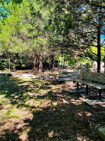 Clover Lane, Holiday Island, AR 72631