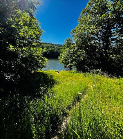 Clover Lane, Holiday Island, AR 72631