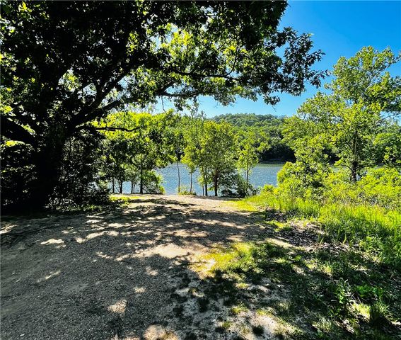 Clover Lane, Holiday Island, AR 72631