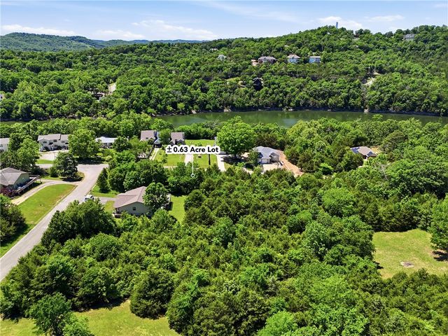 Clover Lane, Holiday Island, AR 72631