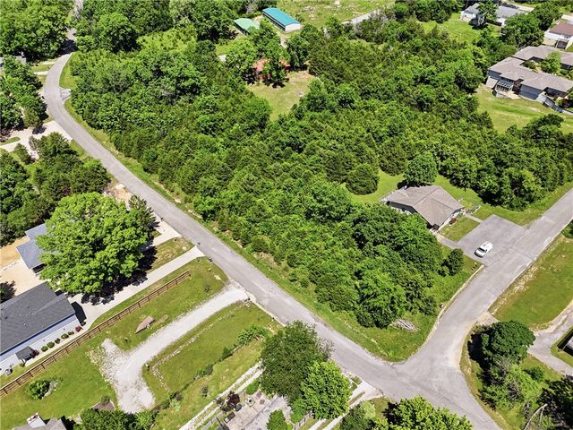 Clover Lane, Holiday Island, AR 72631